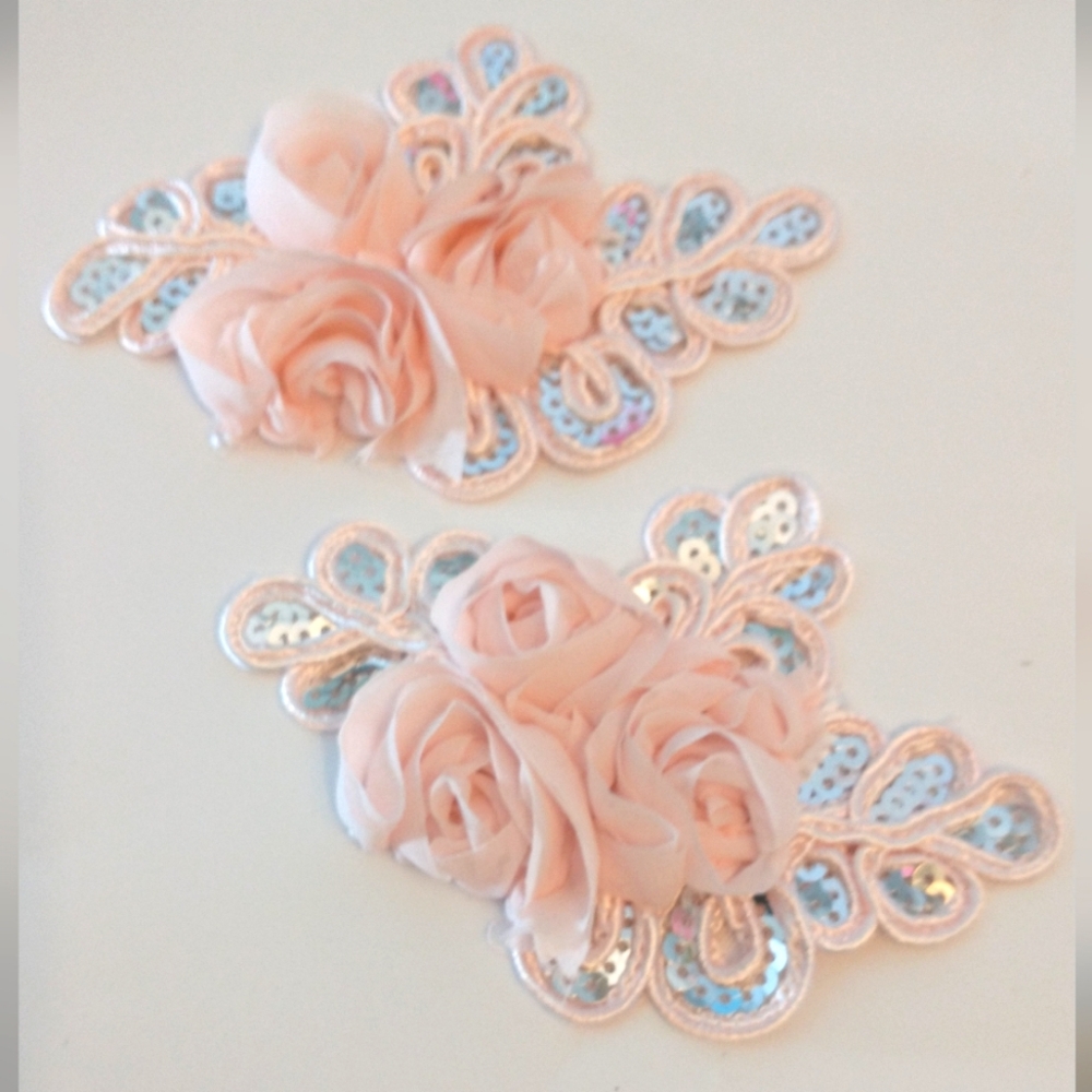 🩷🌸 Sequin Floral Appliques